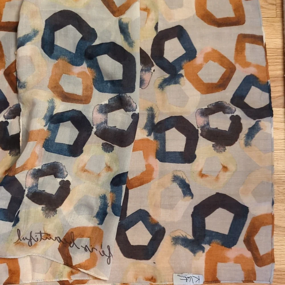 Designer scarf - Picture 3 of 5